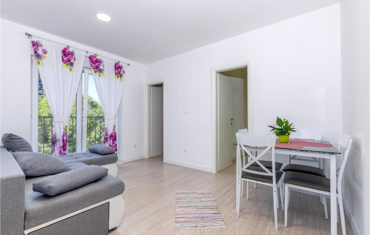 Gorgeous Apartment In Omis With Kitchen Luaran gambar